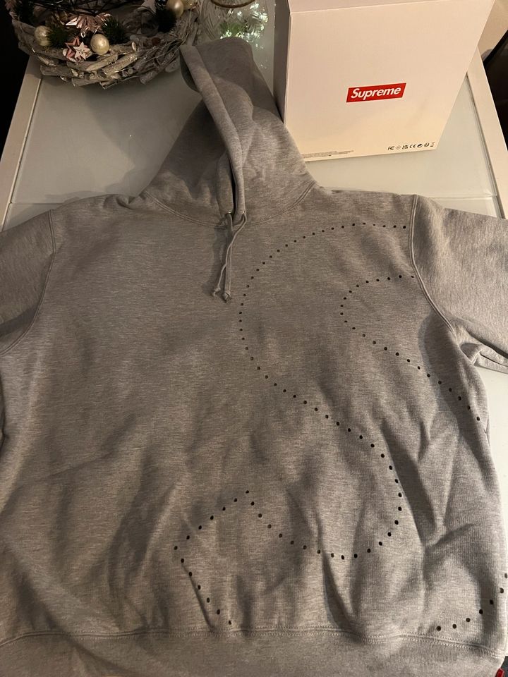 Supreme Hoodie in Rostock