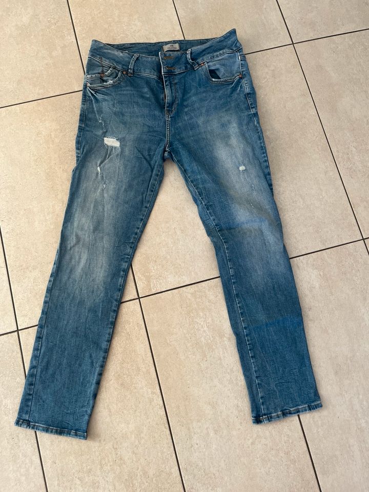 Jeans LTB blau Molly 34/30 in Coesfeld