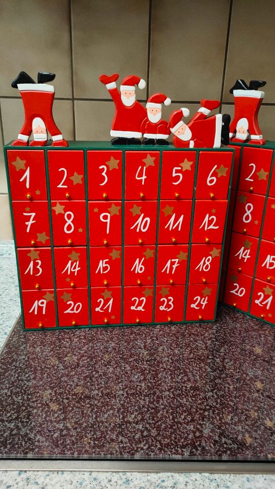 Zwei Holz-Adventskalender zu insgesamt 15 Euro in Crailsheim