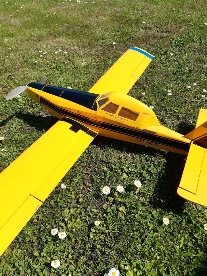 Rc Modell Air Tractor AT-802 in Niddatal