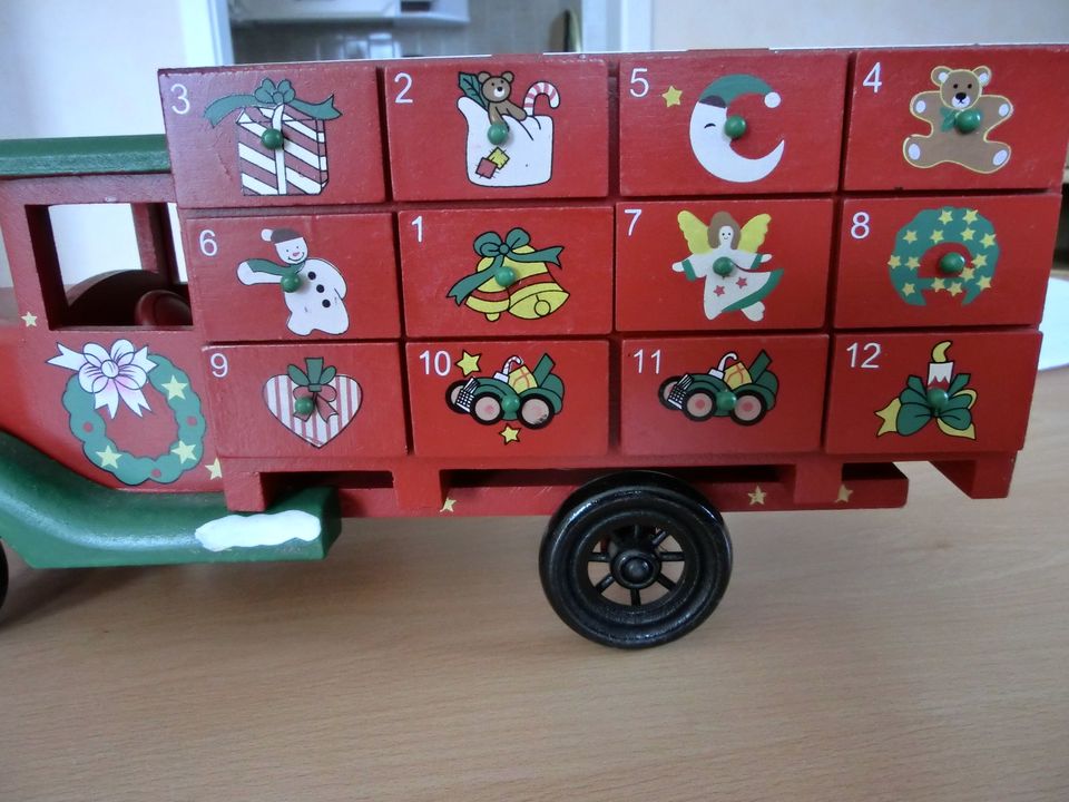 Adventskalender  Geschenkekalender Truck in Neustadt