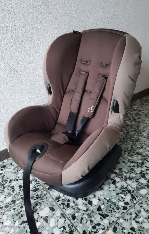 Maxi-Cosi Kindersitz Autositz 9-18kg 9 Monate bis 4 Jahre in Maulburg