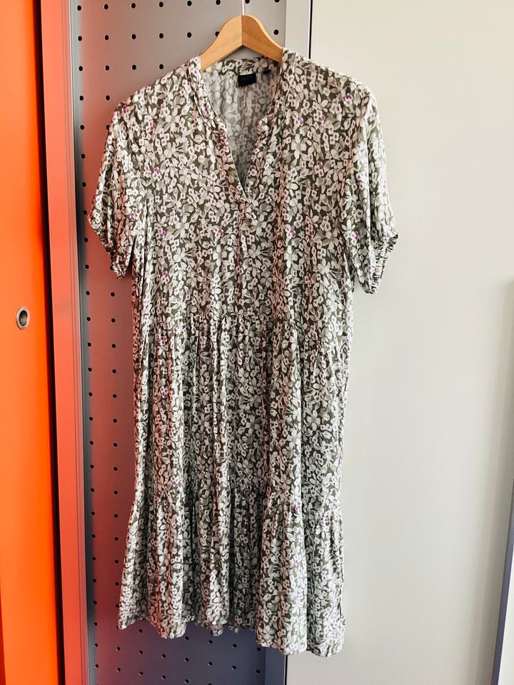 Sommer Kleid Tunika geblümt neuwertig ungetragen Gr. 40 in Hamburg