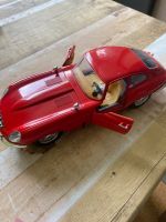 Modellautos / Burago / Sammlerstücke / Jaguar E-Type 1961 rot Hannover - Ahlem-Badenstedt-Davenstedt Vorschau
