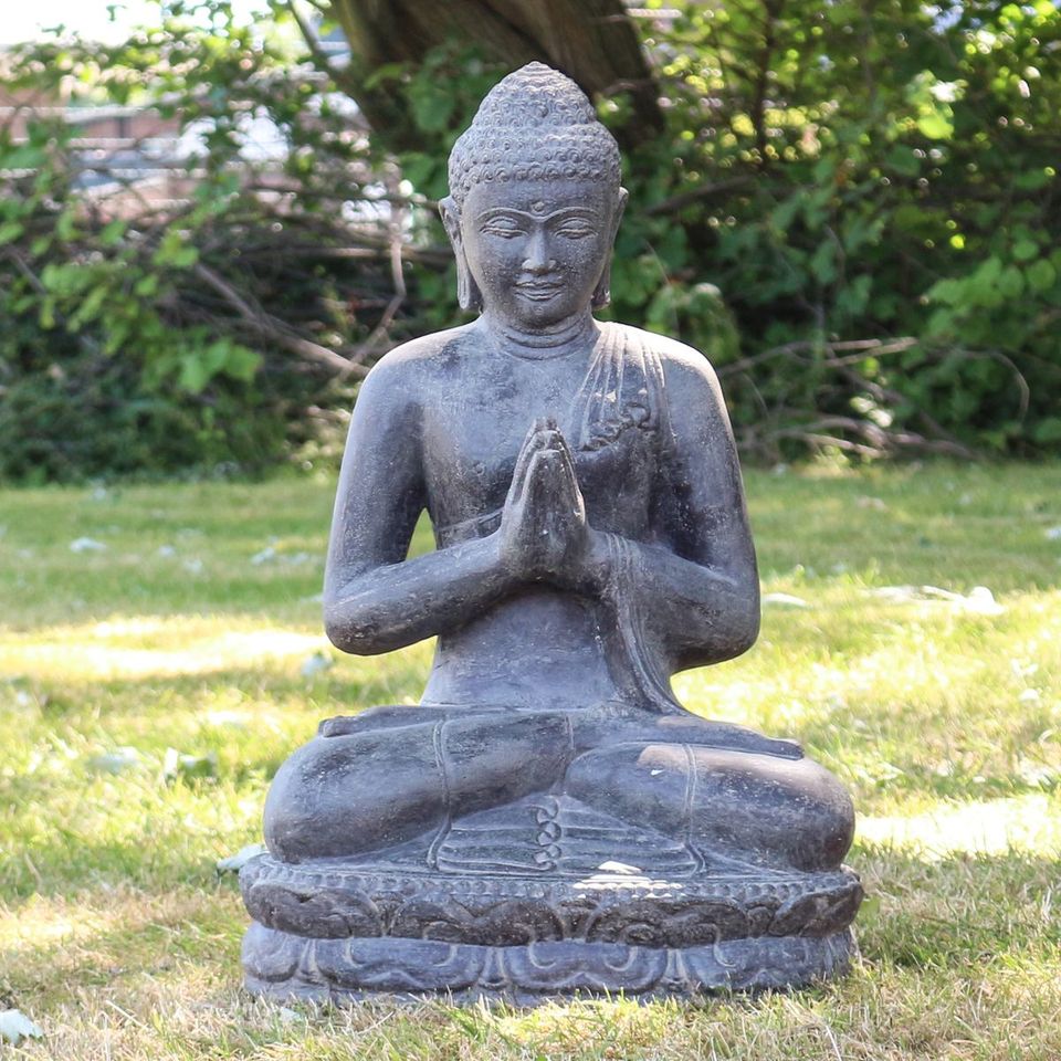 Buddha Figur sitzed Garten Steinfigur Gartenfigur Greetings 60 cm in Bochum