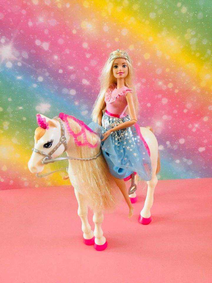 TANZENDES BARBIE PUPPEN PFERD / DREAMTOPIA EINHORN ZAUBERLICHT in Herford