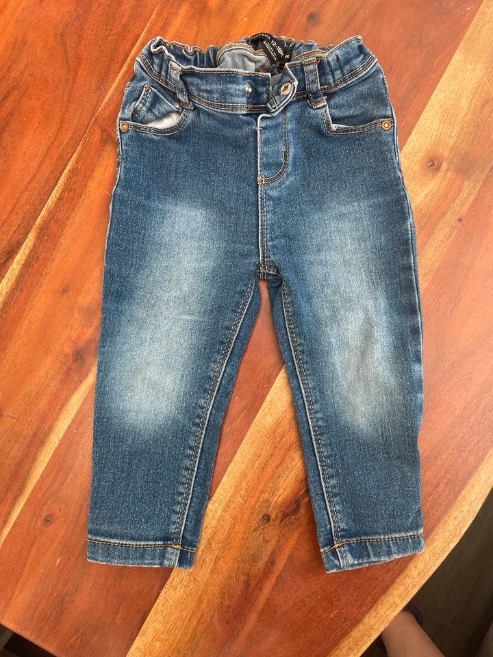 Jeans Gr. 86 -verstellbarer Bund- in Mahlow