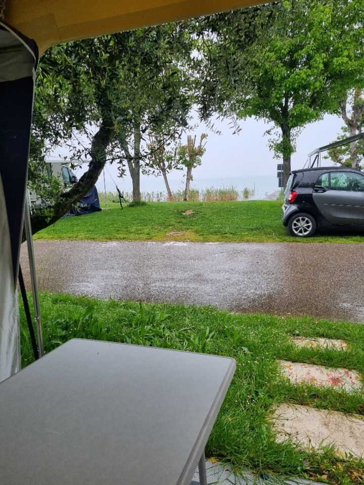 Dauercamping-Wohnwagen am Gardasee, Italien, Dauerstellplatz in Kiefersfelden