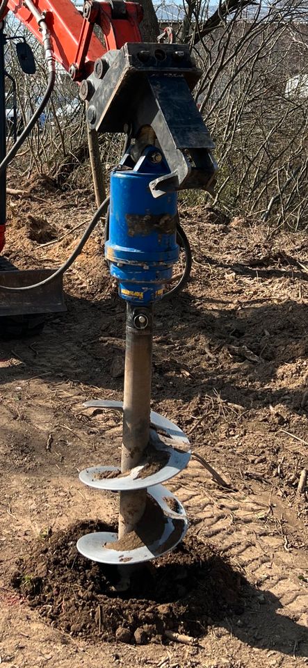 Erdbohrer für Minibagger Zaunbau Fundamente in Bad Duerrenberg