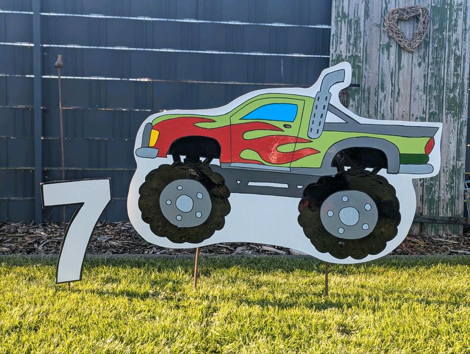 Monstertruck, StammSchild Schilderverleih, Geburtstag, Truck in Bunde