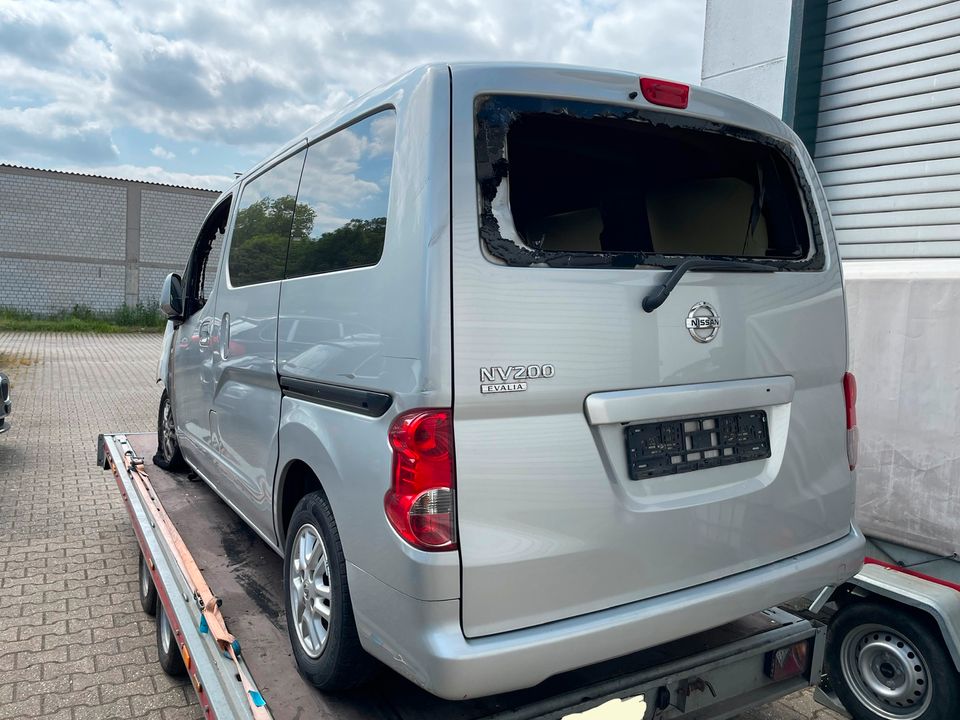 Nissan NV200 Evalia Teile Schlachtfest Ersatzteile Tür Achse Heck in  Nordrhein-Westfalen - Herten | Ersatz- & Reparaturteile | eBay  Kleinanzeigen ist jetzt Kleinanzeigen