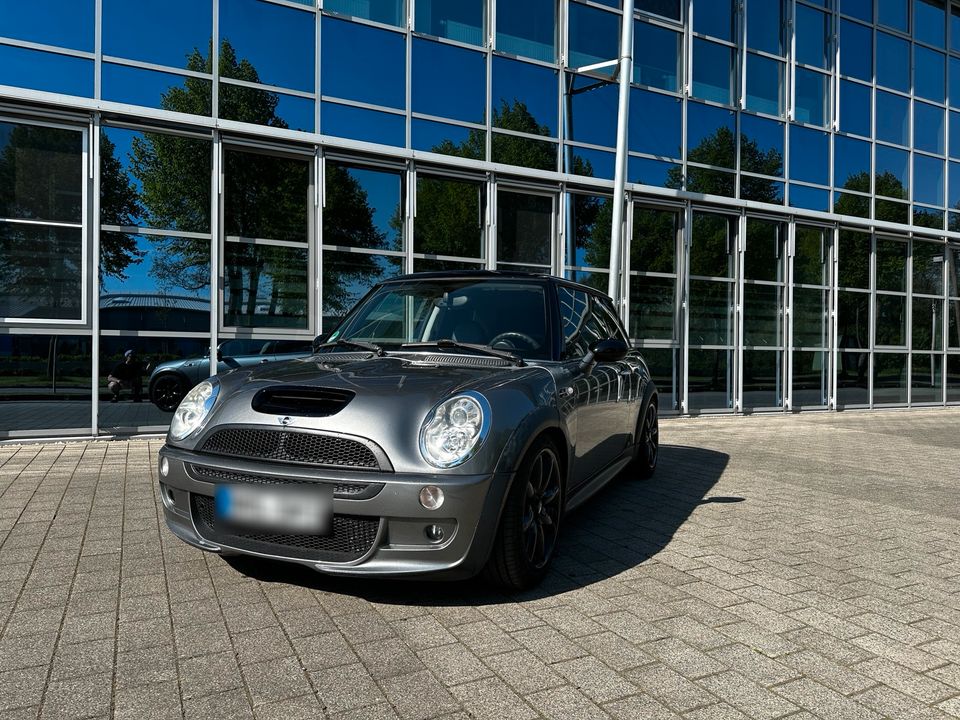 Mini Cooper S JCW-Paket in Neumünster