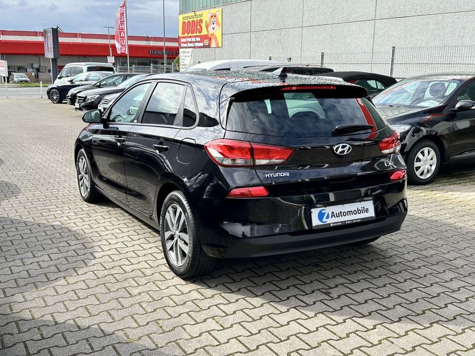 Hyundai i30 1.4 YES! Autom.Navi/Rückfahrkam. in Bielefeld