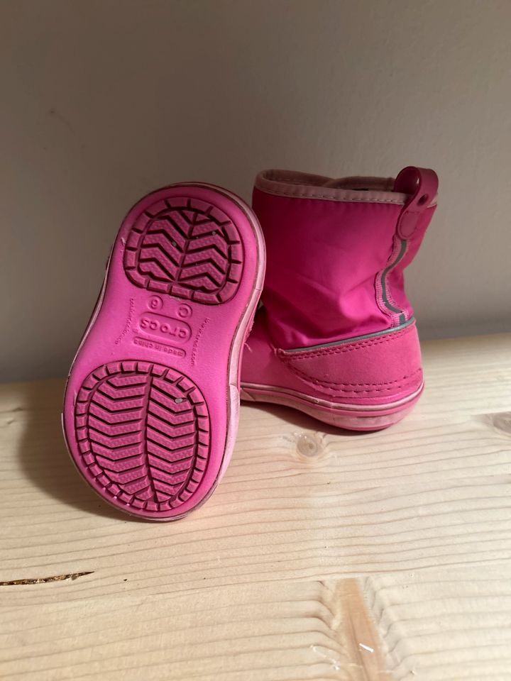 Crocs Winter Schuhe Gr. 6 (22-24) in Michendorf