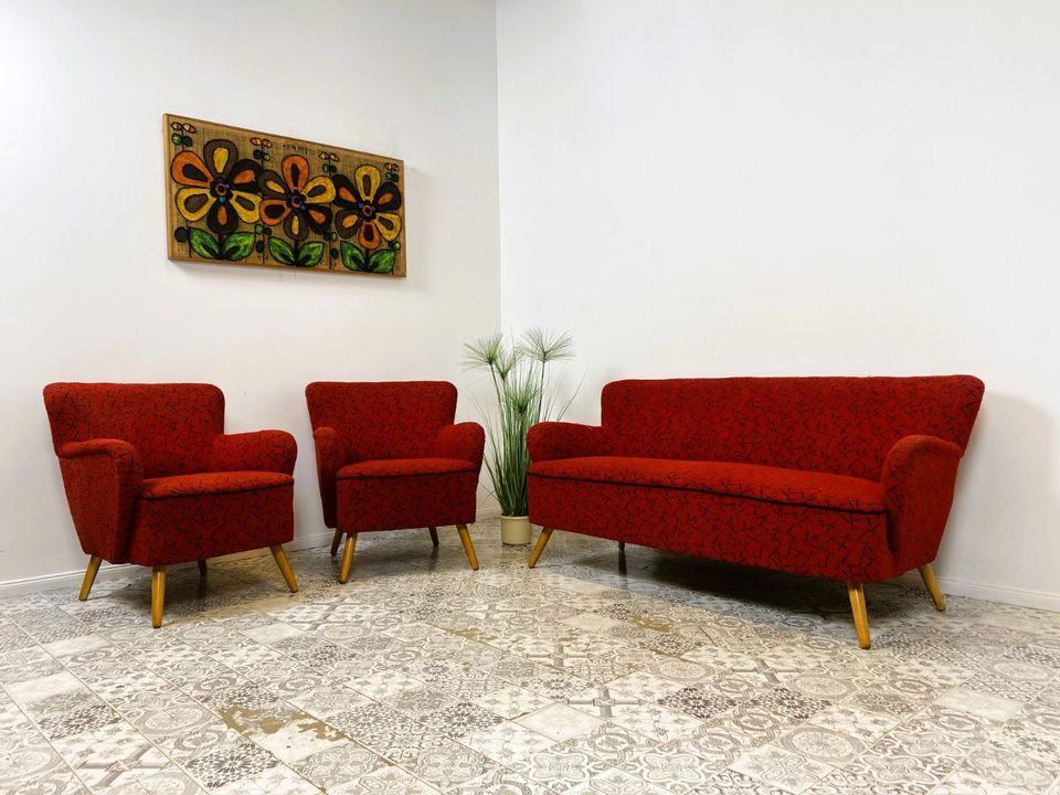 WMK Besonders schöne, rare und sehr gut erhaltene 50er Jahre rote Sitzgarnitur mit tollem Originalbezug und bequemen Federkernsitzen # Sofa Couch Sessel Sitzgruppe Mid-Century Vintage Rockabilly 60er in Berlin