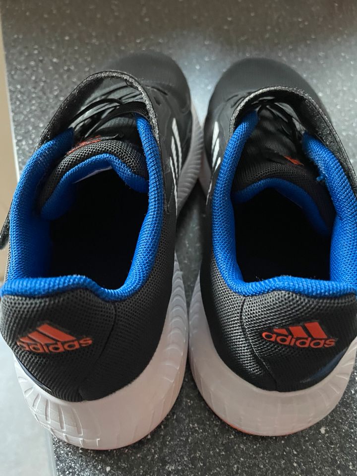 Adidas Turnschuhe Sportschuhe Sneaker Größe 36 in Nordhorn