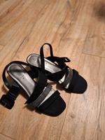 Sandalen in schwarz und silber Bayern - Lautertal Vorschau