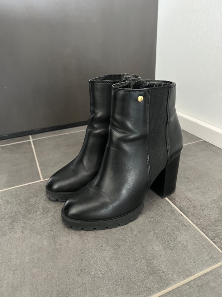 Buffalo Stiefeletten Boots Gr. 36 in Remseck am Neckar