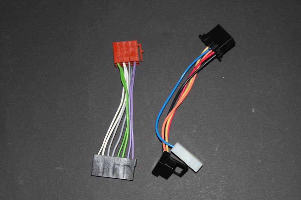 R107 W107 W124 W201 W202 W124 Radio Adapter in Ennepetal