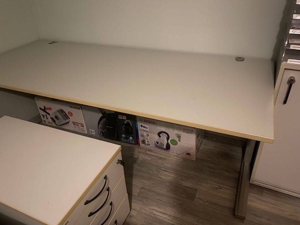 Schreibtisch Büromöbel zu verschenken in Bad Kreuznach