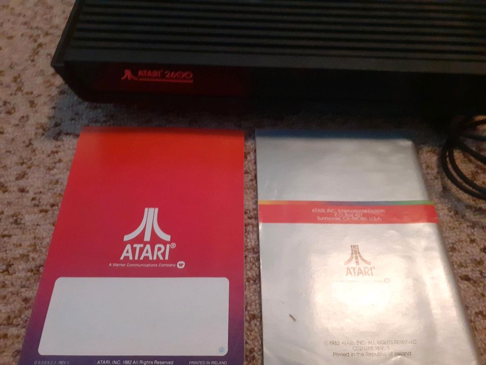 Atari 2600 Spielekonsole inkl. Anleitung + Handbuch in Spangenberg