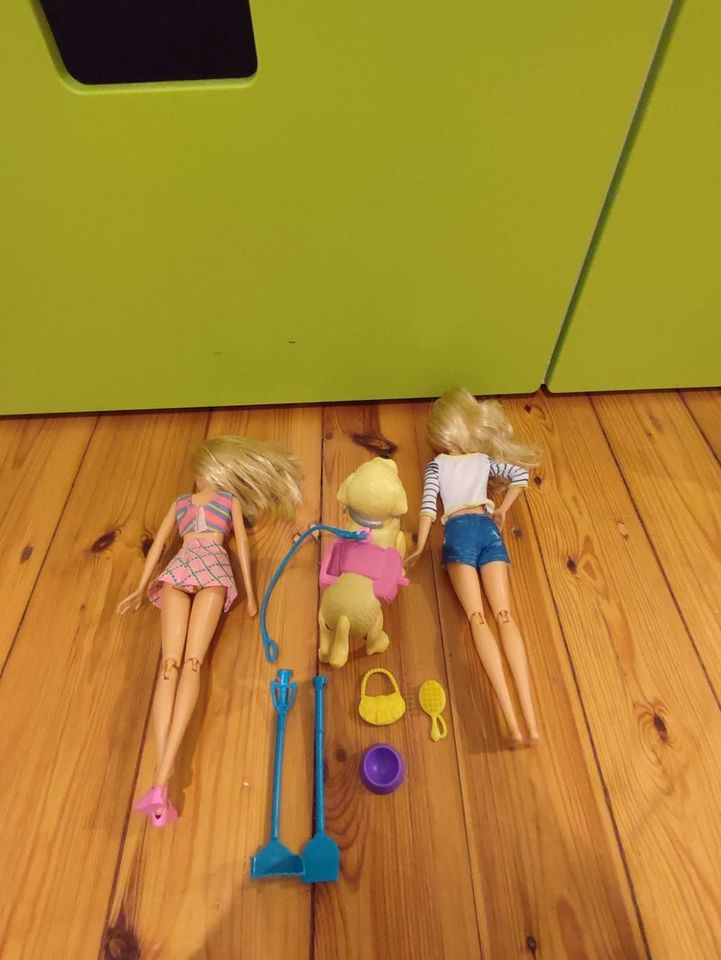 Barbie: Barbie mit Hund und Freundin in Berlin