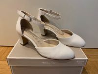 Weiße Pumps Gr. 38 Brautschuhe Hochzeitsschuhe Tamaris 2024 Bayern - Erlangen Vorschau