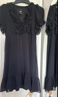Hübsches Schwarzes Kleid mit Rüschen H&M Größe S Sachsen - Böhlen Vorschau