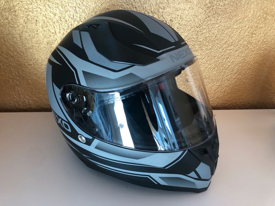 Motorradhelm von Nexo in Efringen-Kirchen