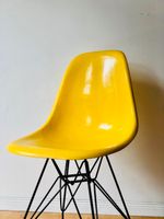 !!! Eames Fiberglas Side Chair.  Yellow. Vitra. Miller. Berlin - Mitte Vorschau