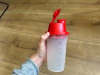 Tupperware® Mix-Fix kleiner 250ml Shaker Shake-It Rot Messbecher Nordrhein-Westfalen - Herne Vorschau