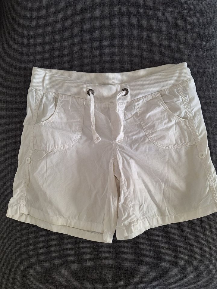 kurze weiße Shorts/hose, Gr. 36 in Berlin