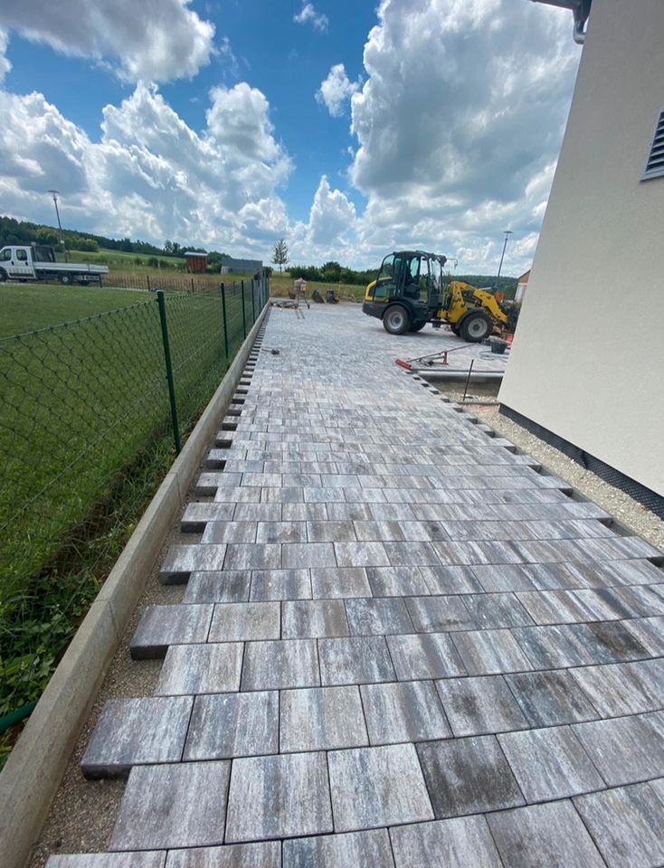 Zäune Betonzäune Drahtseil Holzzaun WPC Doppelstab Metallzäune in Siegenburg