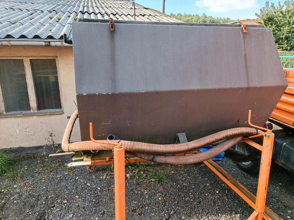 Multicar Sprühbalken Reinigungsmaschine Wasserbanken mit Tank in Pulsnitz