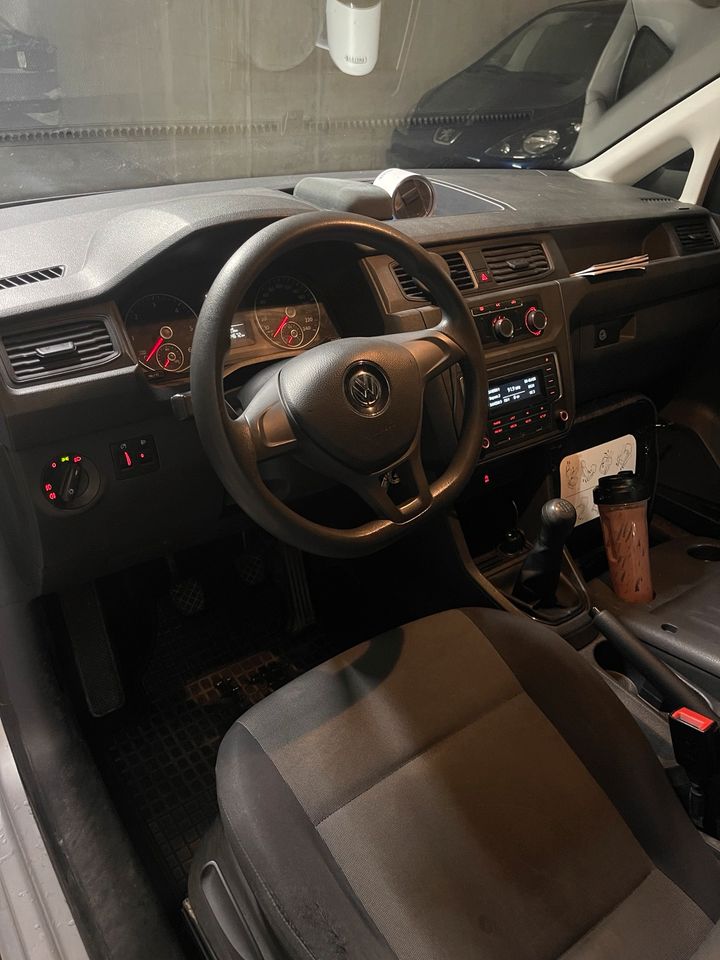 VW Caddy Maxi in Piding
