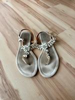 Marco Tozzi Zehentrenner Sandalen beige weiß 40 Hessen - Eichenzell Vorschau