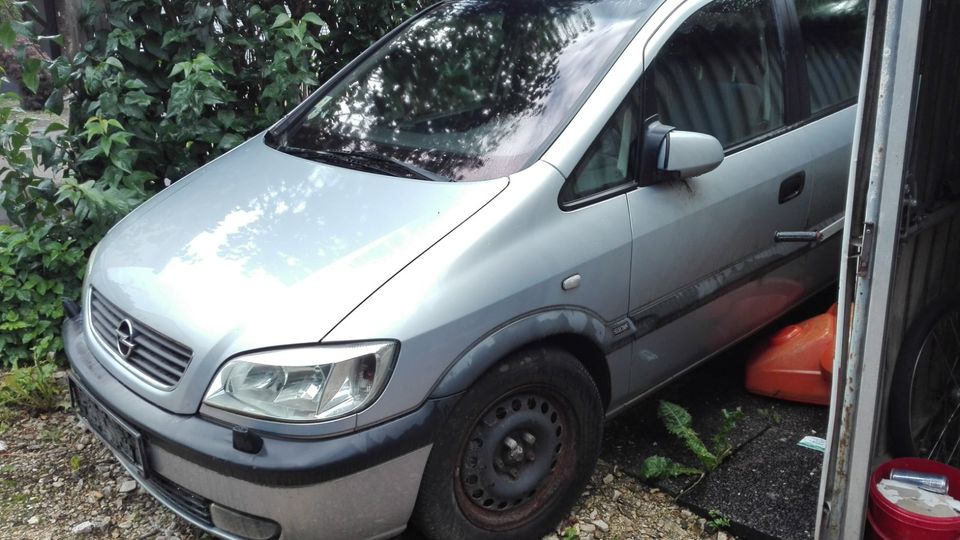 Auto Zafira A Selection 2,0 l Diesel in Geislingen an der Steige