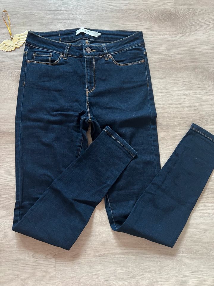 Vero Moda Denim Jeans Röhrenjeans Hose Skinny Größe 29 Länge 32 in Schönwalde