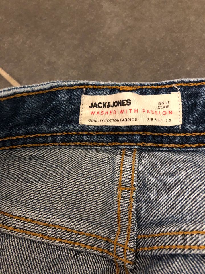 Jack&Jones Jeans Gr.29/32 top Zustand in Gießen