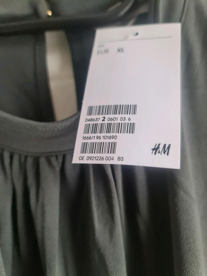 Neu H&M Bluse Gr. XL Shirt T-Shirt khaki grün Olive in Elsterheide