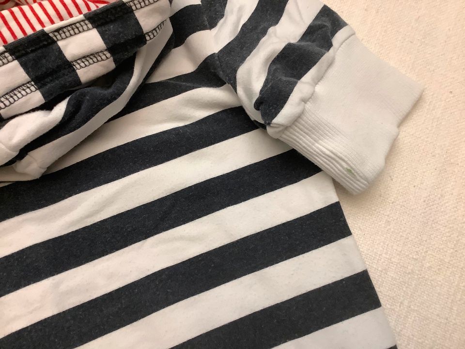 Hoodie von Tommy Hilfiger Kurzarm Größe 128 unisex in Korschenbroich