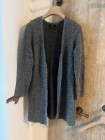 Langer cardigan Gr. S M grau Strickjacke Gina Benotti Thüringen - Erfurt Vorschau