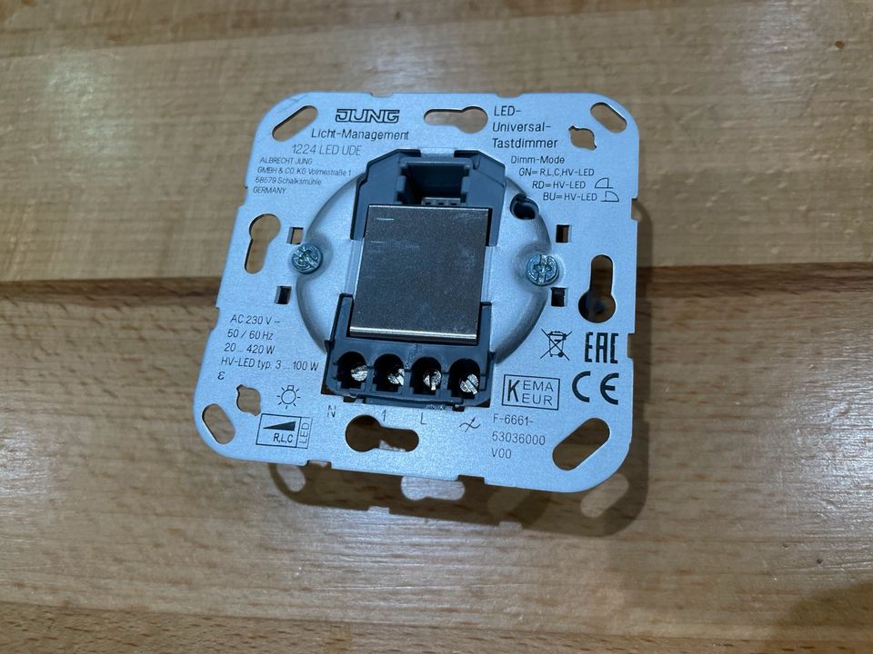 JUNG 1224 LED UDE Universal Tastdimmer inkl. Kurzhubtaste in  Baden-Württemberg - Neuffen | Lampen gebraucht kaufen | eBay Kleinanzeigen  ist jetzt Kleinanzeigen