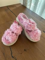 UGG, Fluff, Sandalen, Hausschuhe, pink, Größe 38, NEU Essen - Essen-Ruhrhalbinsel Vorschau