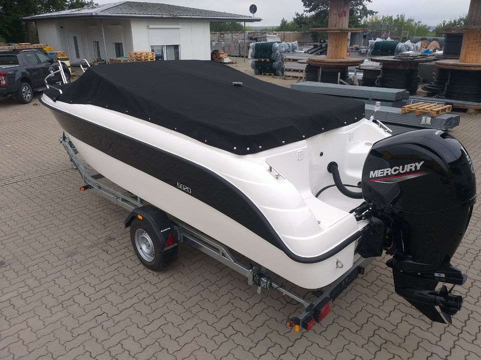 Motorboot Sportboot 6020 Bowrider Mercury 150 PS + Trailer Neu in Hohen Wangelin