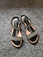 Andarina Sandalen schwarz silber Gr. 37 Niedersachsen - Wedemark Vorschau