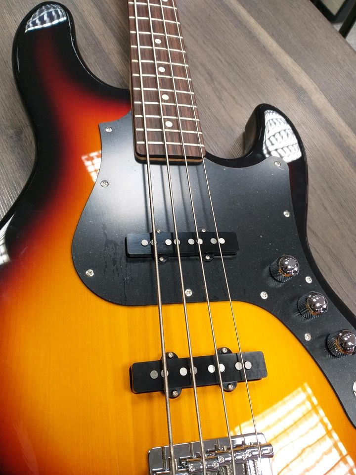 FGN Boundary Mighty Jazz Bass 3-Tone Sunburst NEU! in Aachen