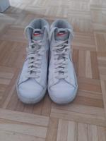 Sneakers /Turnschuhe Nike gr.39 Nordrhein-Westfalen - Leverkusen Vorschau