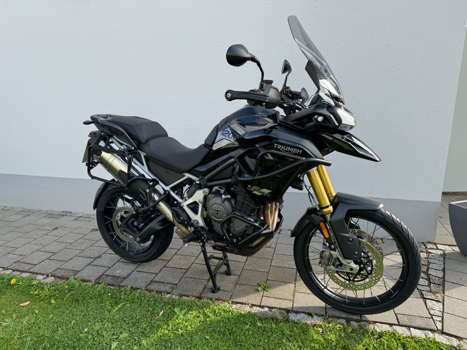 Triumph Tiger 1200 Rally Pro viel Zubehör in Vohburg an der Donau