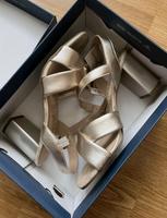 Total bequeme Party Sandalen mit Absatz 9 cm, Caprice 38 Größe Nordrhein-Westfalen - Bad Salzuflen Vorschau